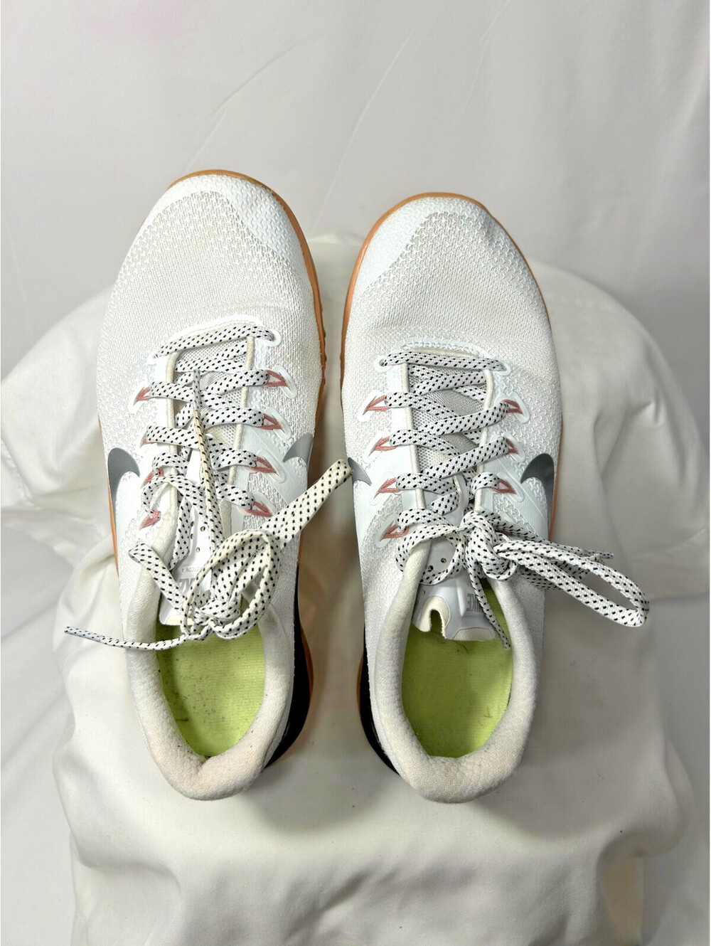Nike Metcon 4 Women's Size 9 White Metallic Silver Gym Shoes NWOB
